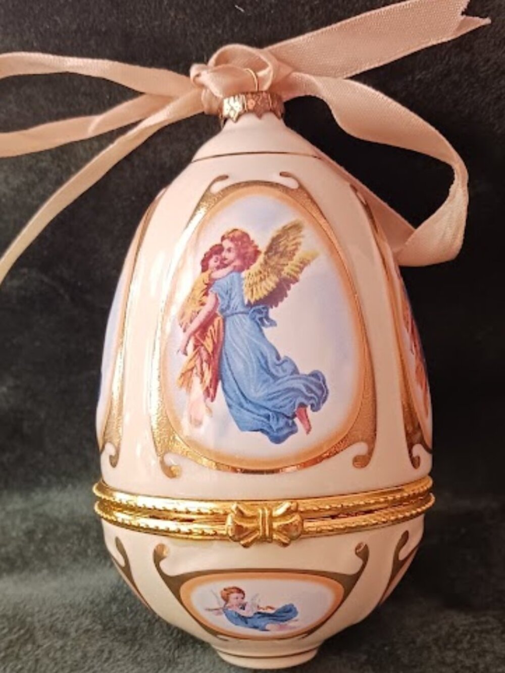 Mr. Christmas Porcelain Musical Egg Trinket Box by Valerie Parr Hill – 2006